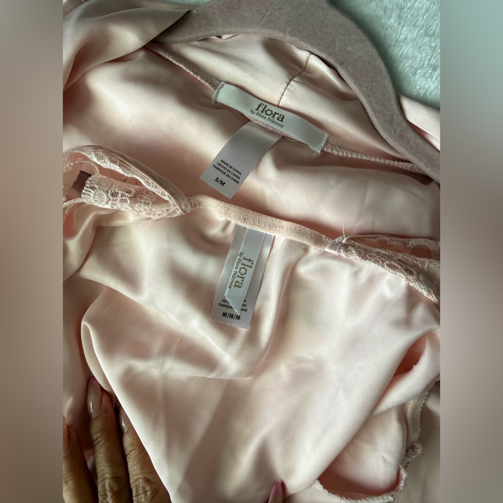 Flora Nikrooz Pink Satin Lace Robe & Cami Set 2PC Sleepwear Bridal S/M NWT - Picture 9 of 13